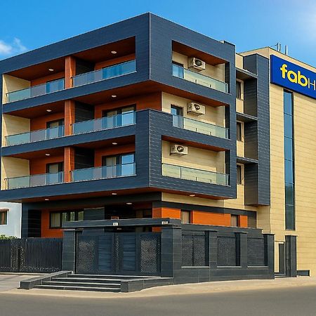 Fabhotel Vibe Noida Exterior photo