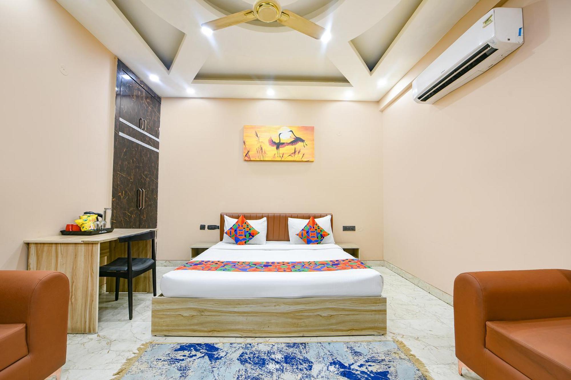 Fabhotel Vibe Noida Exterior photo