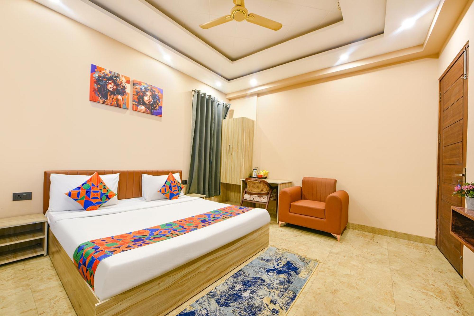 Fabhotel Vibe Noida Exterior photo