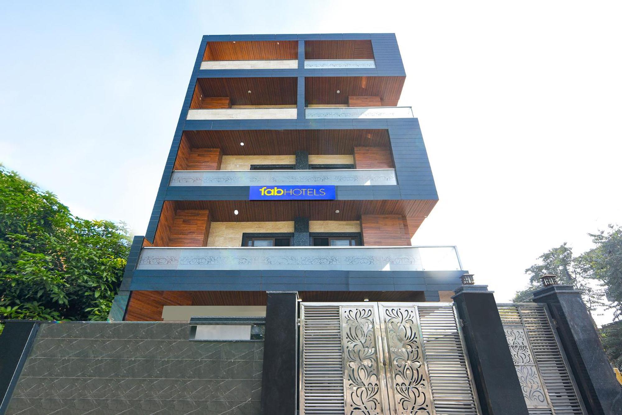 Fabhotel Vibe Noida Exterior photo