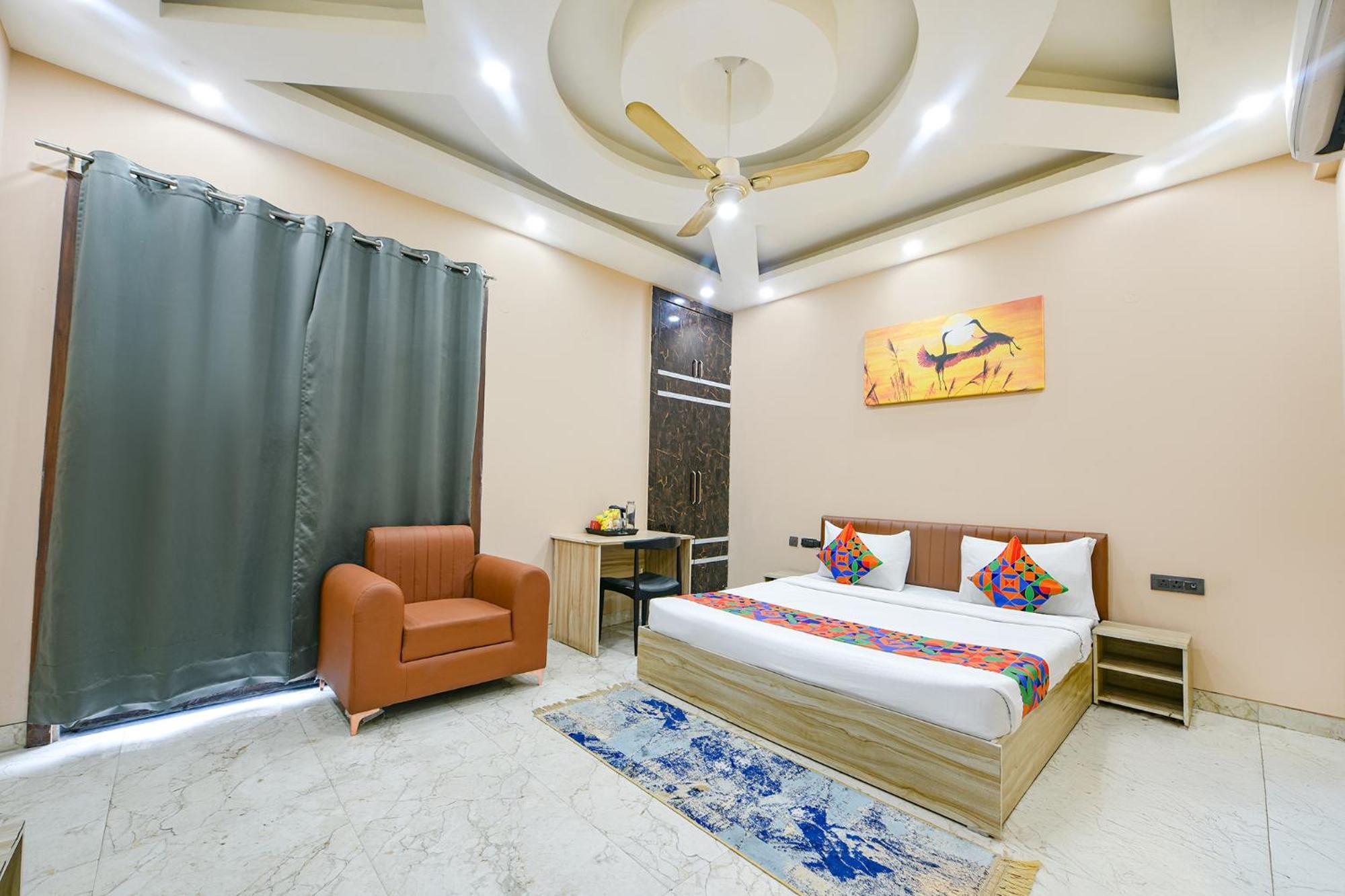 Fabhotel Vibe Noida Exterior photo