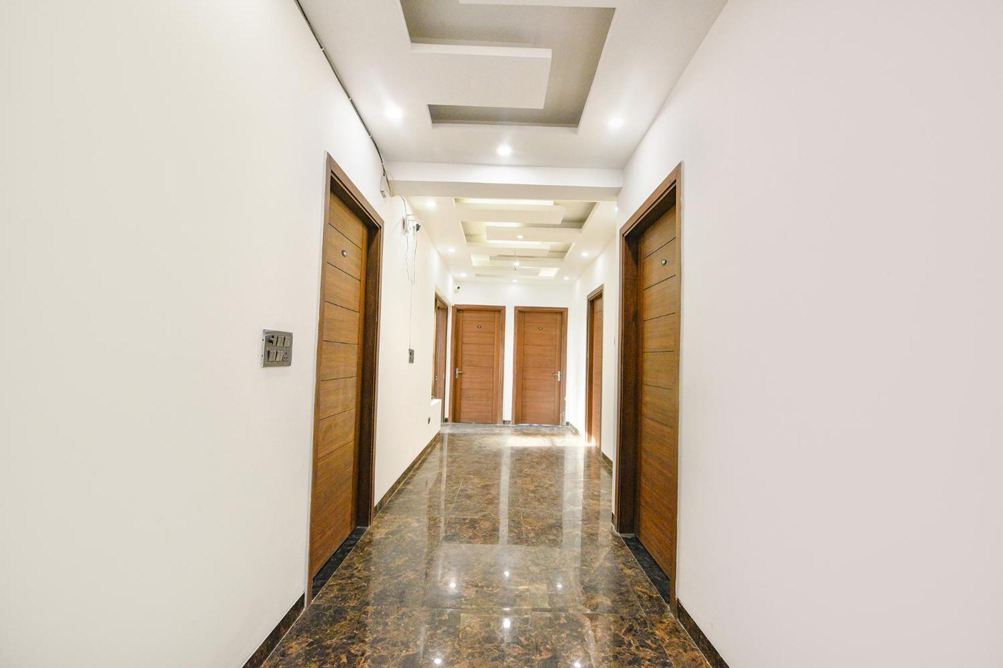Fabhotel Vibe Noida Exterior photo