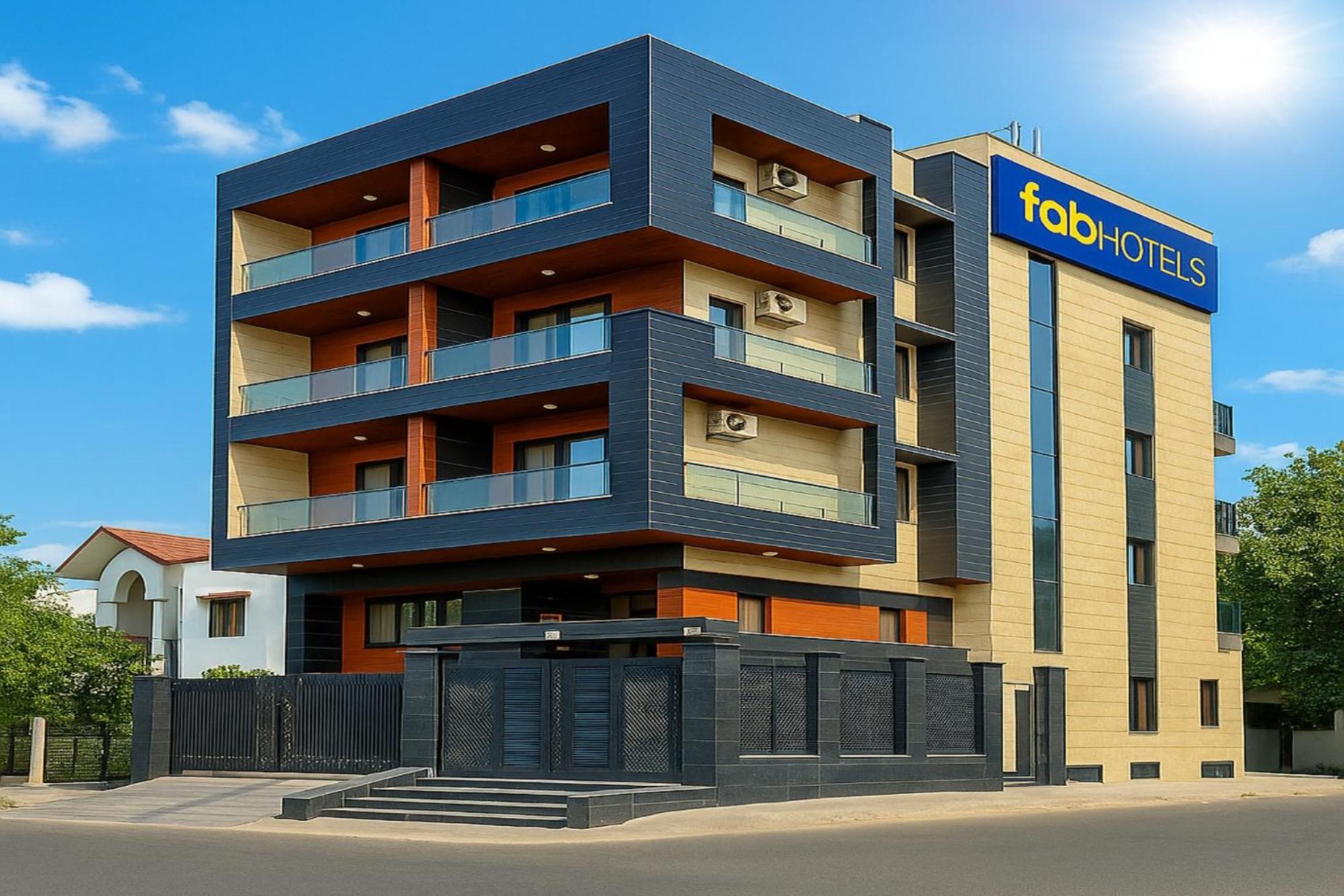Fabhotel Vibe Noida Exterior photo